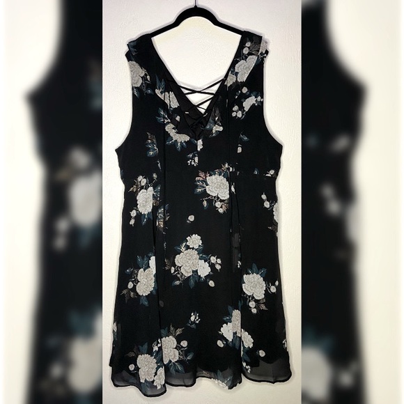 TORRID BLACK FLORAL CHIFFON SKATER DRESS - Picture 6 of 6
